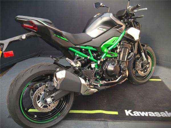 2025 Kawasaki Z900 GREY & GREEN