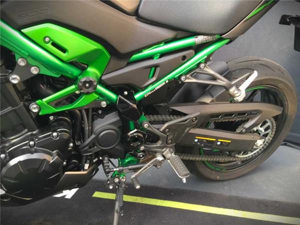 2025 Kawasaki Z900 GREY & GREEN