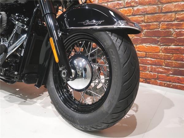 New Harley-Davidson FLHCS Heritage Classic 114