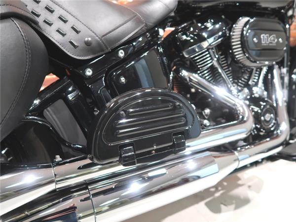 New Harley-Davidson FLHCS Heritage Classic 114