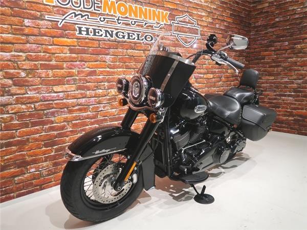 New Harley-Davidson FLHCS Heritage Classic 114
