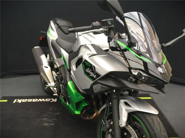 2025 Kawasaki NINJA 7 HYBRID WHITE SILVER