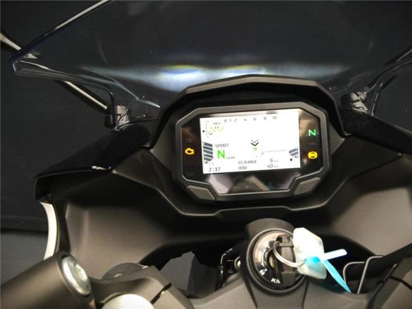 2025 Kawasaki NINJA 7 HYBRID WHITE SILVER