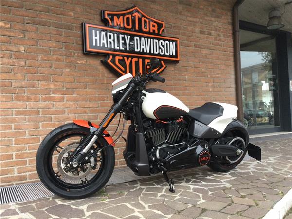 Harley-Davidson Softail FXDRS