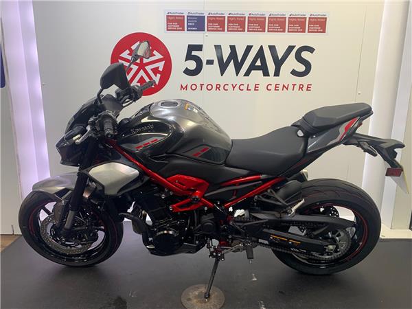 2025 KAWASAKI Z 900