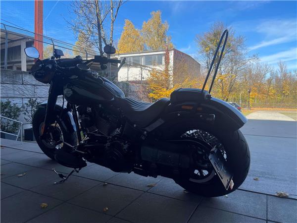 FLSS Softail Slim S mit KessTech Auspuff