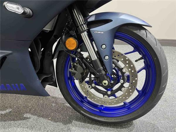 2024 Yamaha YZF R3 Blue