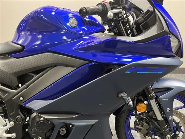 2024 Yamaha YZF R3 Blue
