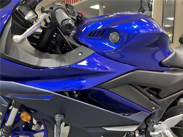 2024 Yamaha YZF R3 Blue
