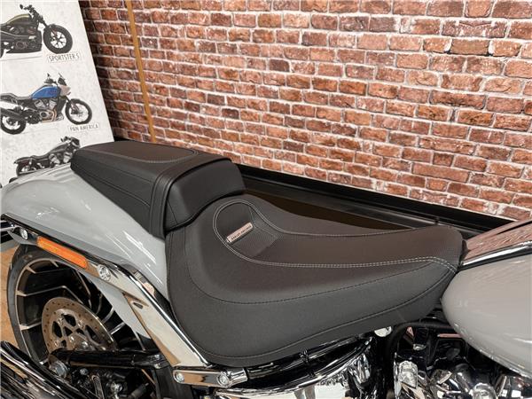 2025 HARLEY-DAVIDSON BREAKOUT