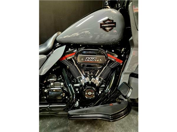 2018 HARLEY-DAVIDSON ROAD GLIDE