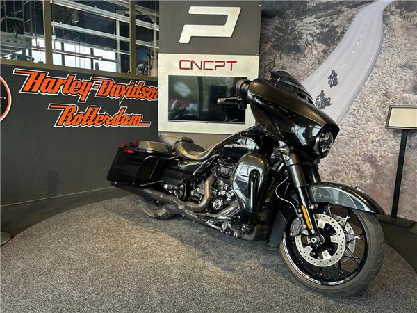 2017 Harley-Davidson FLHXSE CVO STREET GLIDE