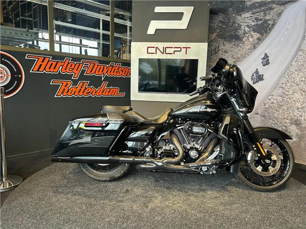 2017 Harley-Davidson FLHXSE CVO STREET GLIDE