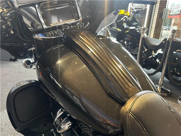 2017 Harley-Davidson FLHXSE CVO STREET GLIDE