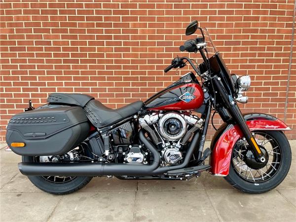 2025 HARLEY-DAVIDSON SOFTAIL FLHC HERITAGE CLASSIC