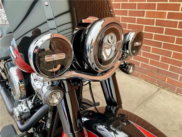 2025 HARLEY-DAVIDSON SOFTAIL FLHC HERITAGE CLASSIC