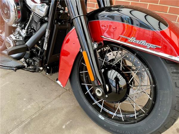 2025 HARLEY-DAVIDSON SOFTAIL FLHC HERITAGE CLASSIC