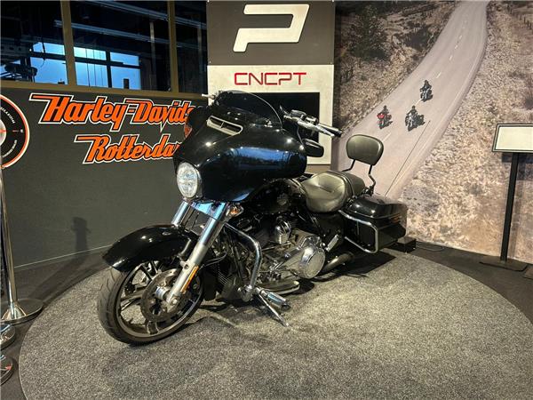 2018 Harley-Davidson FLHX STREET GLIDE