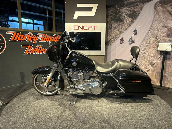 2018 Harley-Davidson FLHX STREET GLIDE