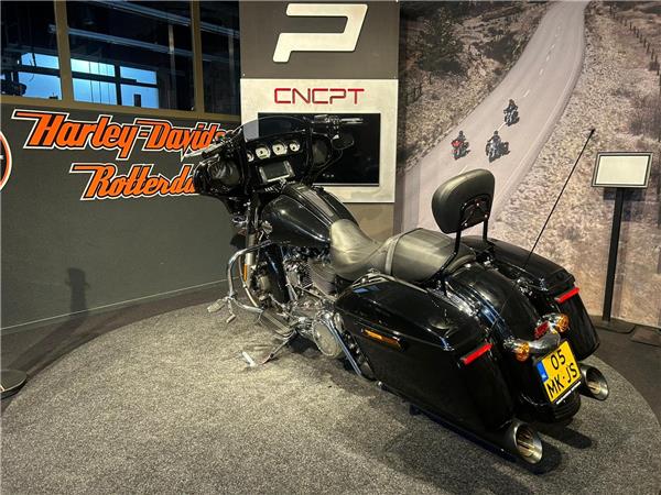 2018 Harley-Davidson FLHX STREET GLIDE