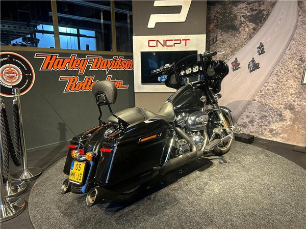 2018 Harley-Davidson FLHX STREET GLIDE