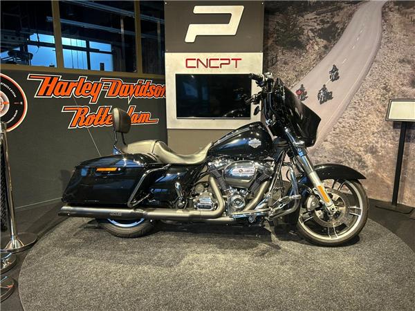 2018 Harley-Davidson FLHX STREET GLIDE