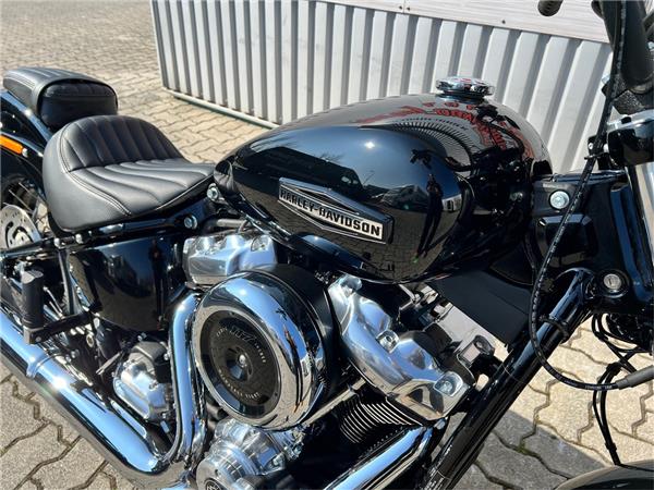 FXBB Street Bob vivid black 