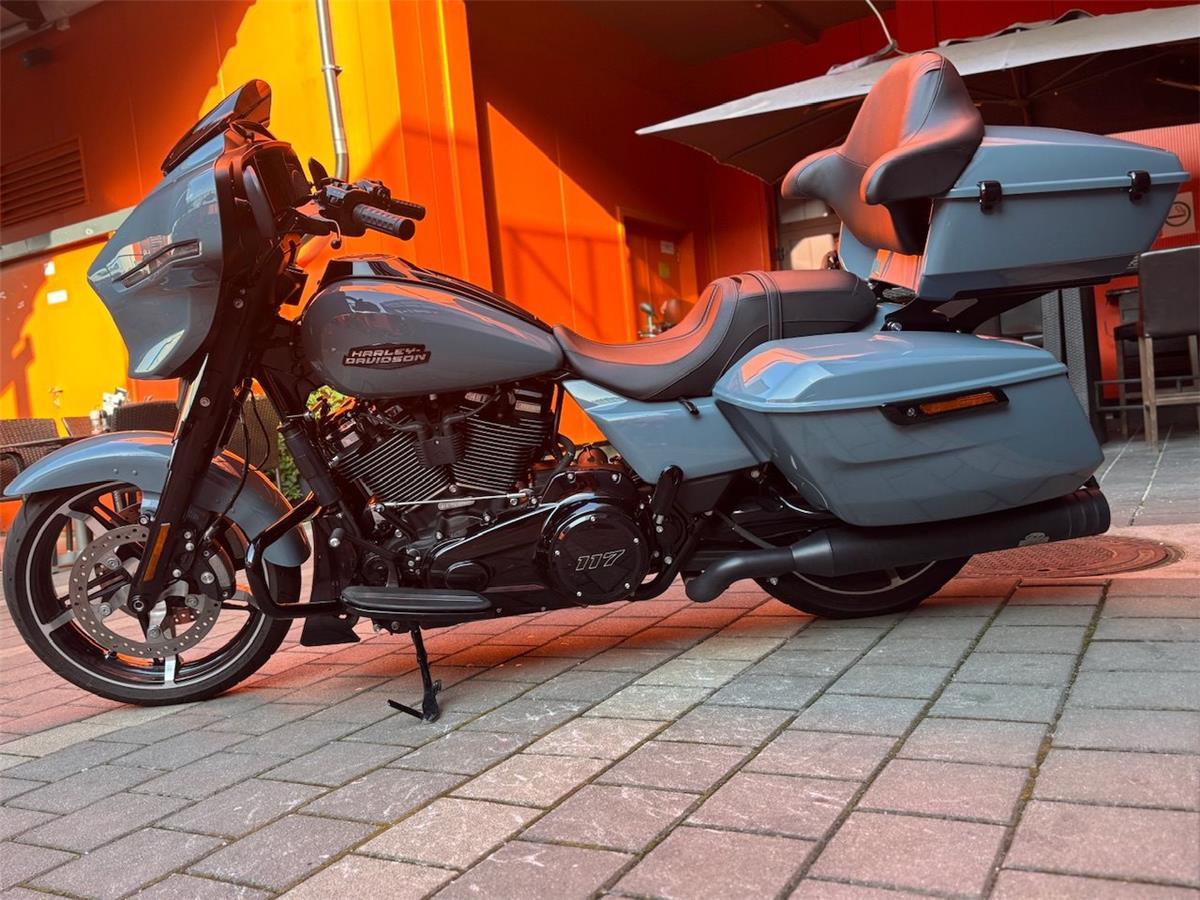 2024 Harley-Davidson Street Glide FLHX
