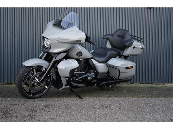 2025 harley-davidson FLHXU Street Glide Ultra 117