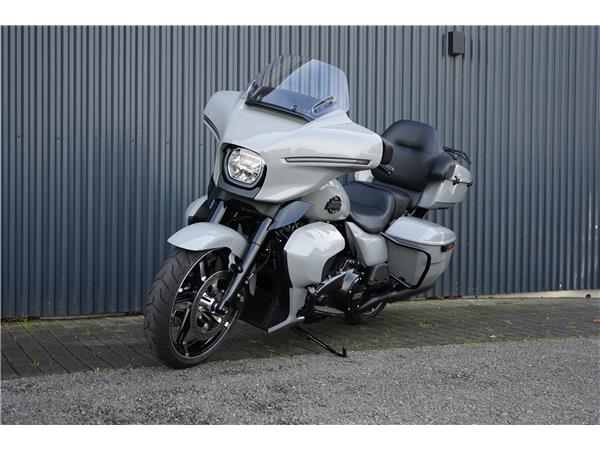 2025 harley-davidson FLHXU Street Glide Ultra 117