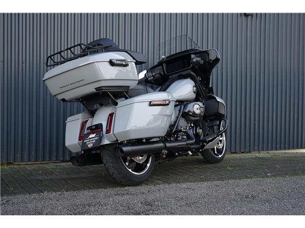 2025 harley-davidson FLHXU Street Glide Ultra 117