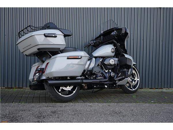 2025 harley-davidson FLHXU Street Glide Ultra 117