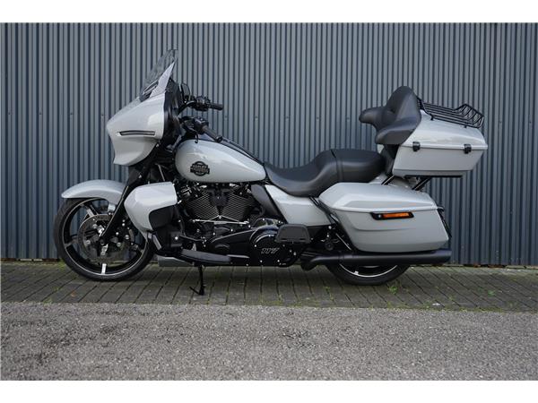 2025 harley-davidson FLHXU Street Glide Ultra 117
