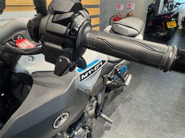 New Yamaha MT-07 Y-AMT CERAMIC ICE