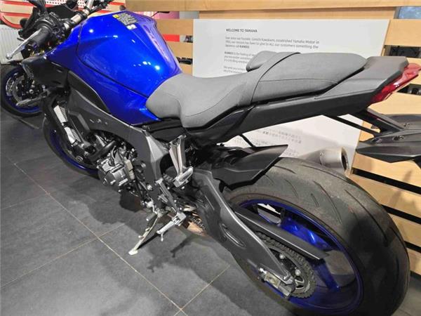 New Yamaha MT-10 Blue