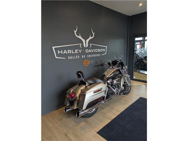 2018 HARLEY-DAVIDSON ROAD KING