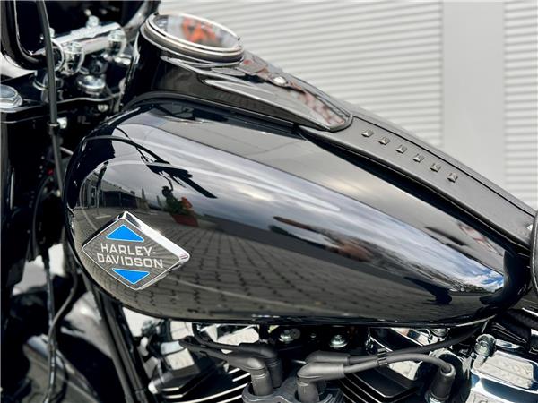2025 Harley-Davidson Softail Heritage Classic FLHC
