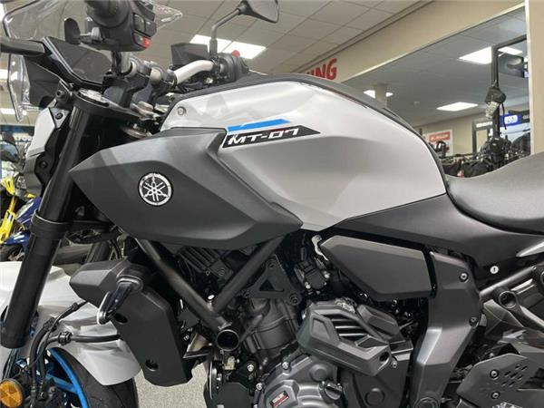 2025 Yamaha MT07 Y-AMT MLNM CERAMIC I