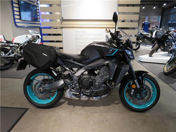 YAMAHA MT-09