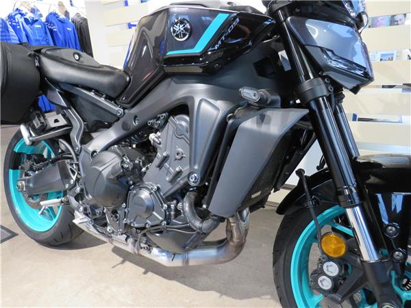 YAMAHA MT-09