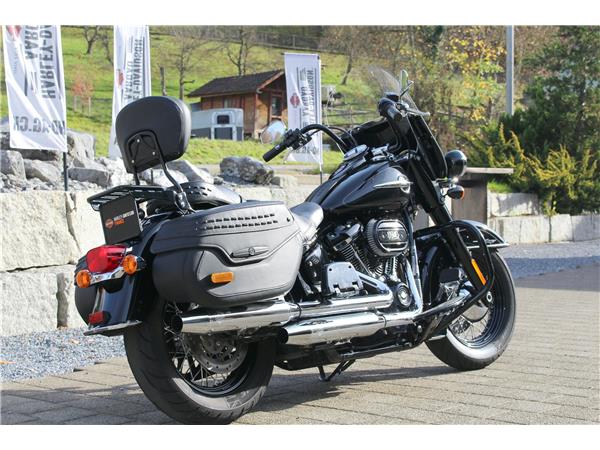 2017 harley-davidson FLHCS Heritage Classic 114 ABS