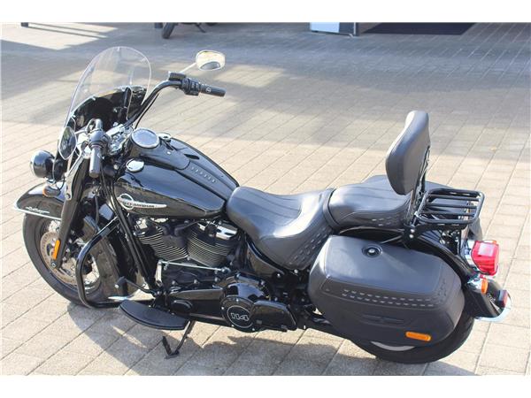 2017 harley-davidson FLHCS Heritage Classic 114 ABS