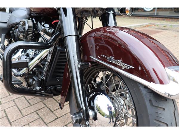 2018 HARLEY-DAVIDSON SOFTAIL FLHCS HERITAGE CLASSIC 114