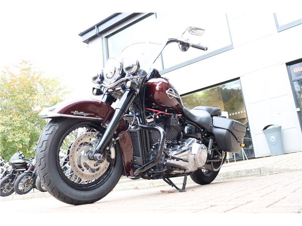 2018 HARLEY-DAVIDSON SOFTAIL FLHCS HERITAGE CLASSIC 114