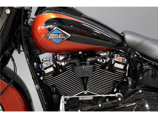 2025 HARLEY-DAVIDSON SOFTAIL FLHC HERITAGE CLASSIC