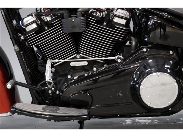 2025 HARLEY-DAVIDSON SOFTAIL FLHC HERITAGE CLASSIC