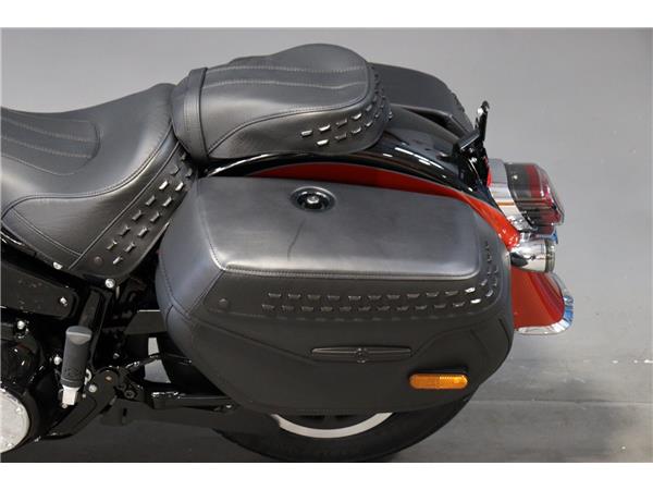2025 HARLEY-DAVIDSON SOFTAIL FLHC HERITAGE CLASSIC