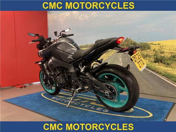  Yamaha MT-10 MT-10