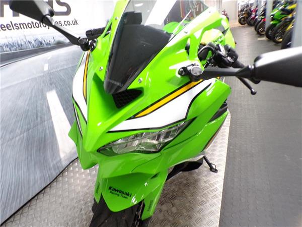 2025 KAWASAKI NINJA ZX-4RR