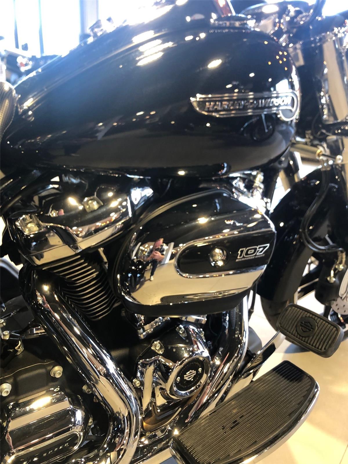 2018 HARLEY-DAVIDSON FREEWHEELER